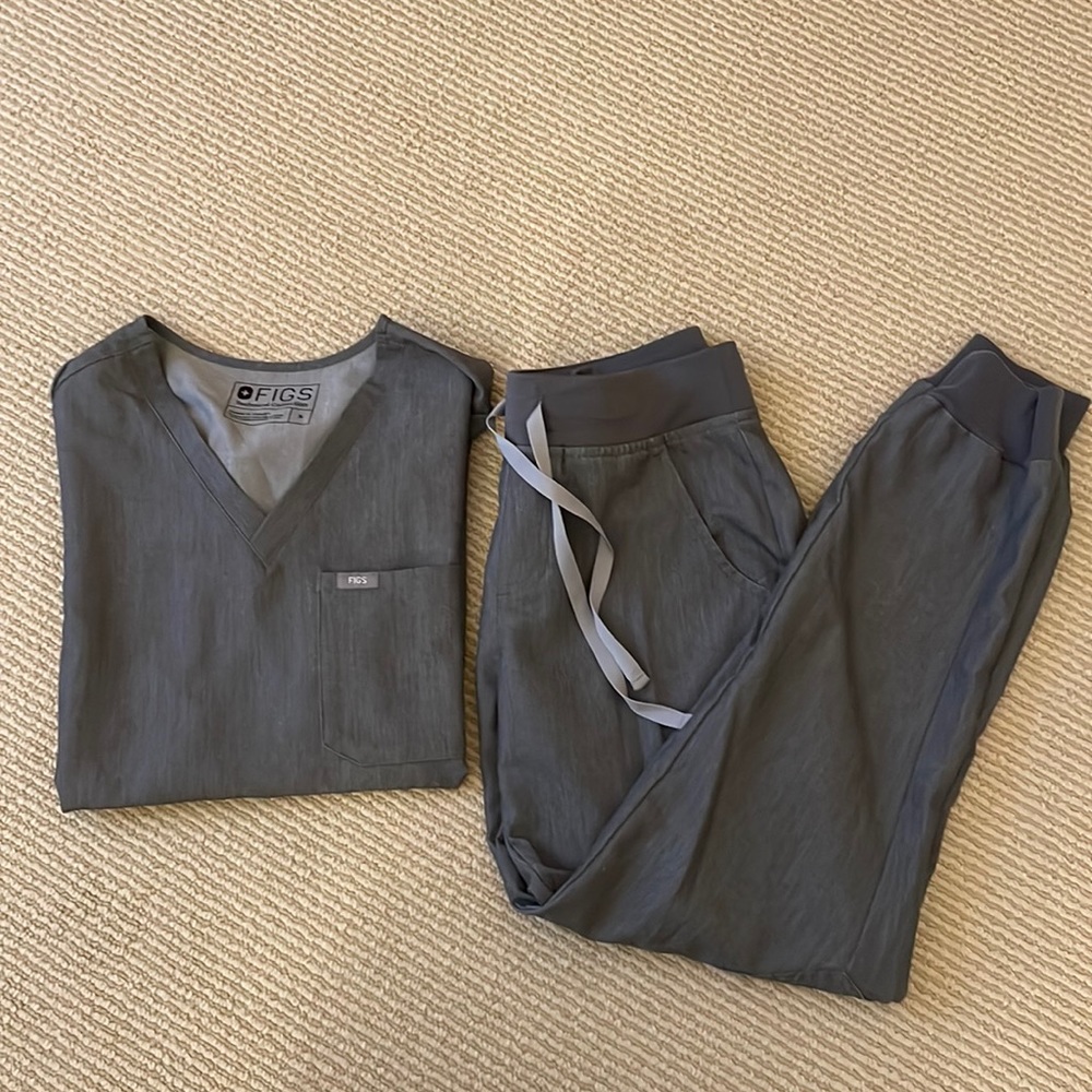 Figs graphite scrub set